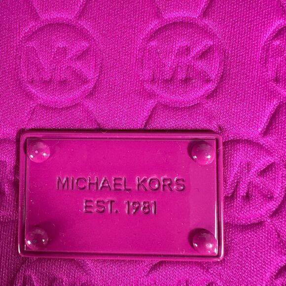 Michael Kors Pink Neoprene iPad Tablet Embossed Logo Case - Picture 2 of 4